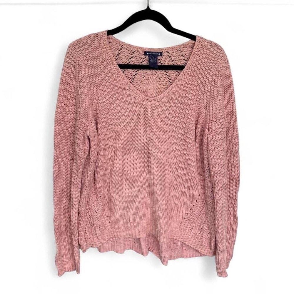 Architect dusty pink v-neck sweater w textured knit and lace-like detailing XL